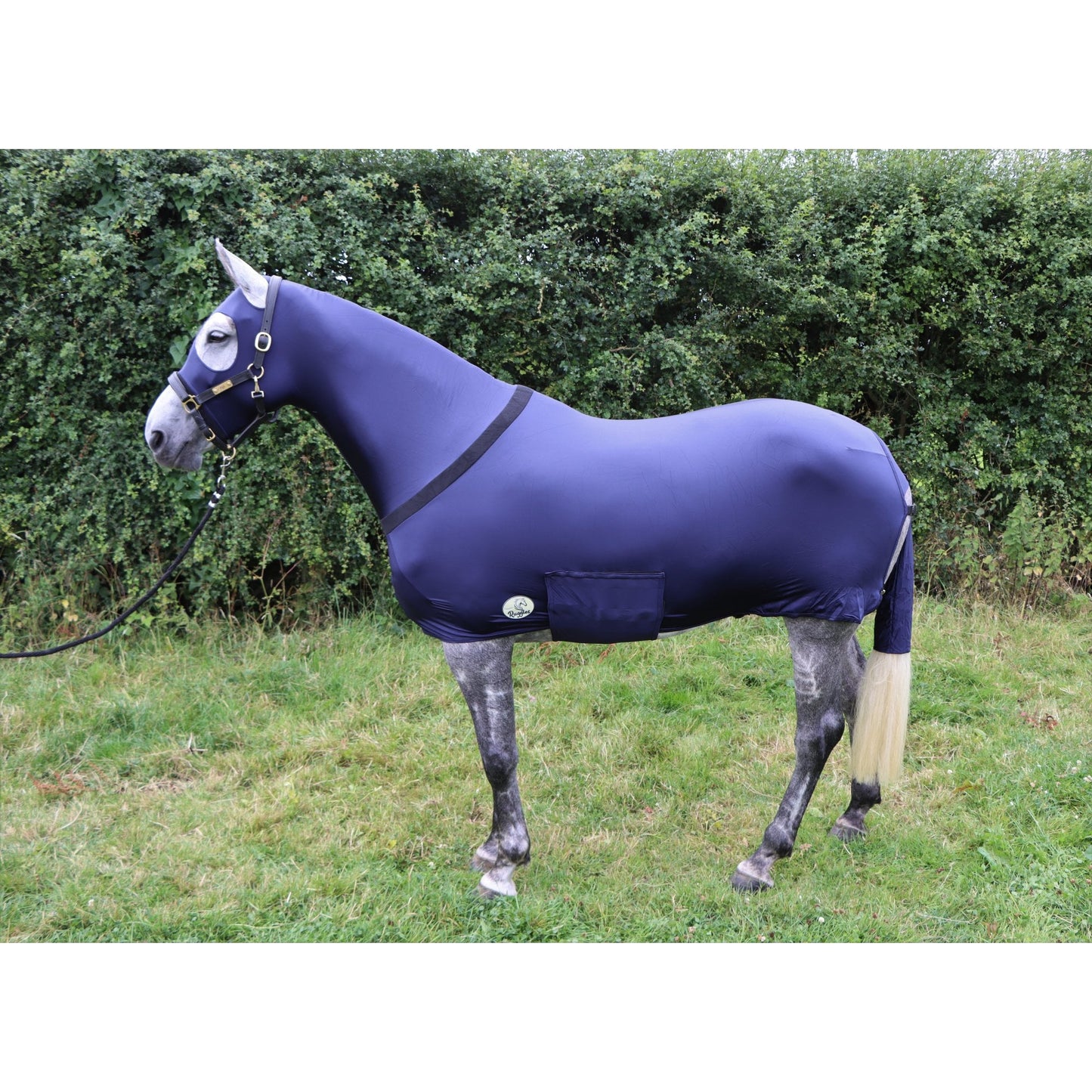 Water Repellent Lycra Body With Tail Sleeve And Full Length Zip