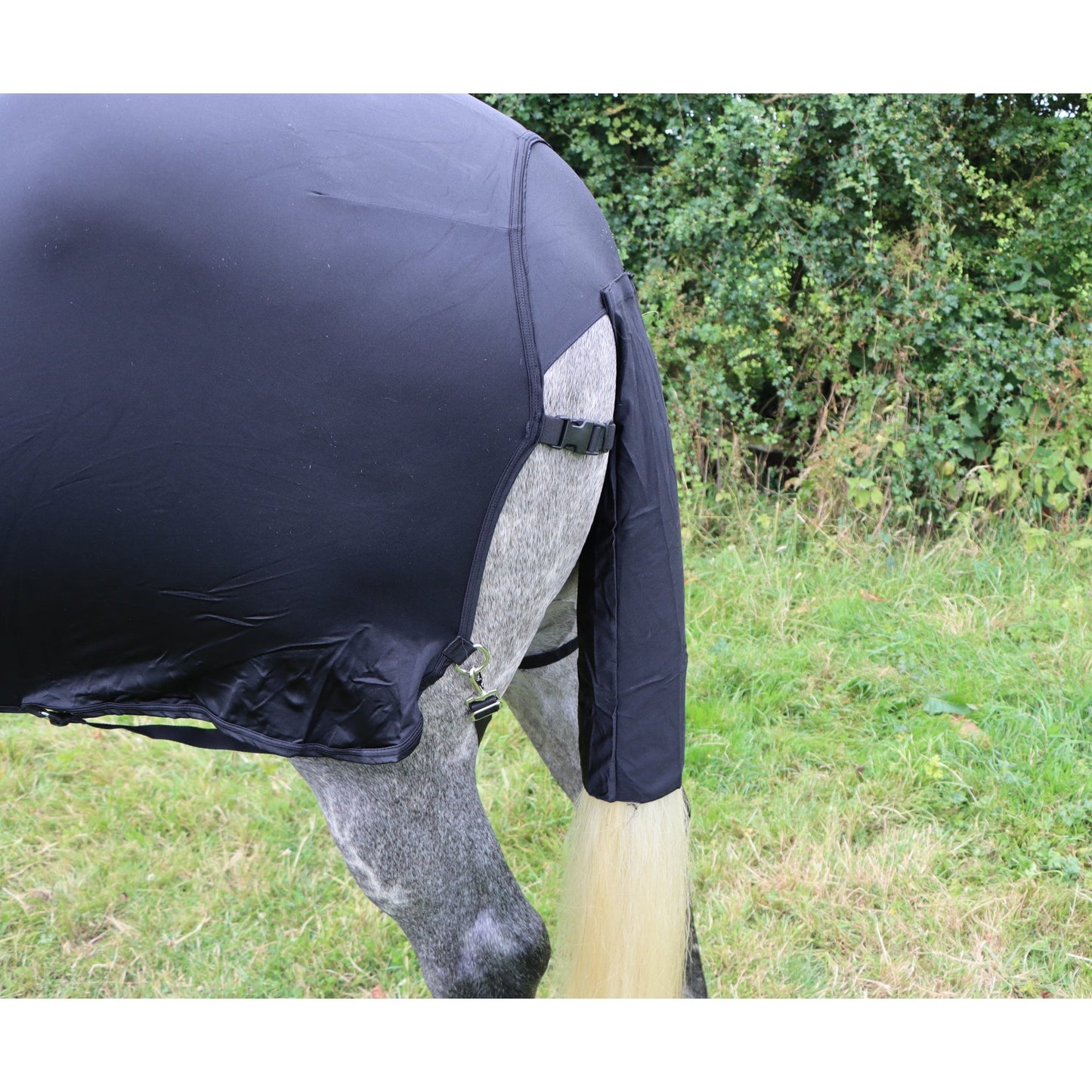 Water Repellent Lycra Body With Tail Sleeve And Full Length Zip